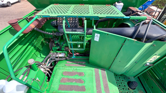 LOTE 04 - COLHEITADEIRA 1470 E PLATAFORMA 620F JOHN DEERE ANO 2013