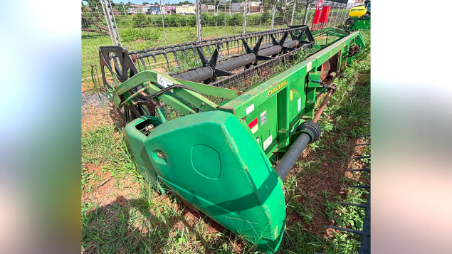 LOTE 04 - COLHEITADEIRA 1470 E PLATAFORMA 620F JOHN DEERE ANO 2013