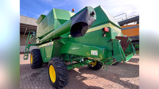 LOTE 04 - COLHEITADEIRA 1470 E PLATAFORMA 620F JOHN DEERE ANO 2013