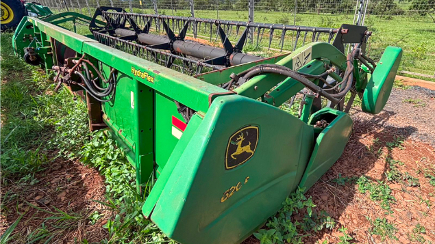 LOTE 04 - COLHEITADEIRA 1470 E PLATAFORMA 620F JOHN DEERE ANO 2013