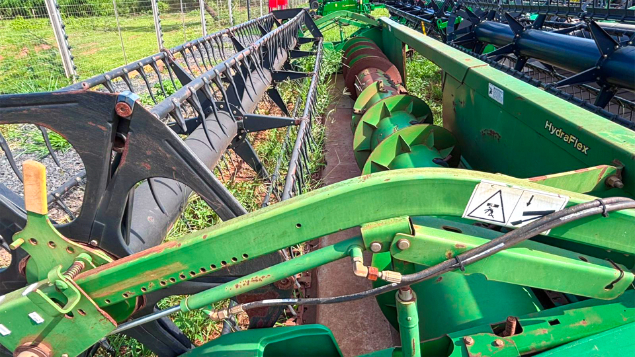 LOTE 04 - COLHEITADEIRA 1470 E PLATAFORMA 620F JOHN DEERE ANO 2013