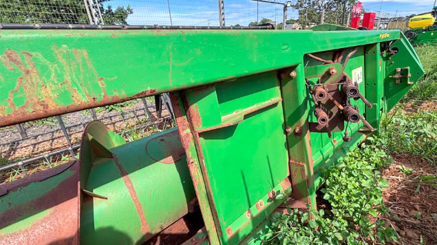 LOTE 04 - COLHEITADEIRA 1470 E PLATAFORMA 620F JOHN DEERE ANO 2013