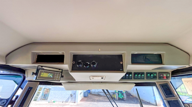 LOTE 04 - COLHEITADEIRA 1470 E PLATAFORMA 620F JOHN DEERE ANO 2013