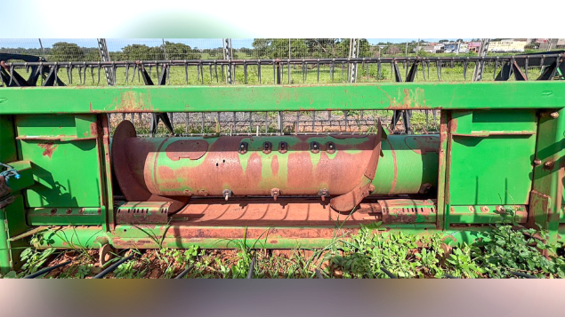 LOTE 04 - COLHEITADEIRA 1470 E PLATAFORMA 620F JOHN DEERE ANO 2013