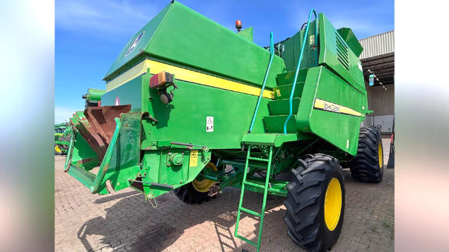 LOTE 04 - COLHEITADEIRA 1470 E PLATAFORMA 620F JOHN DEERE ANO 2013
