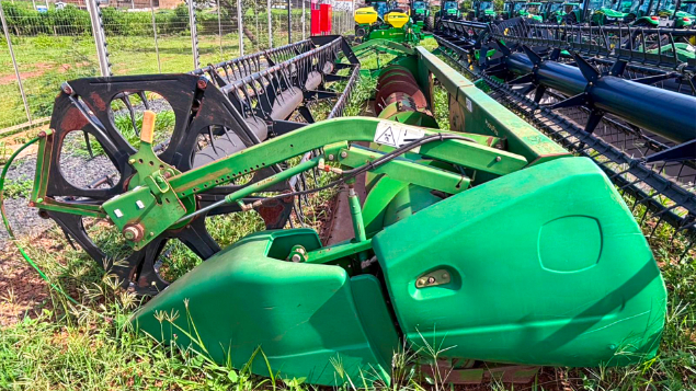 LOTE 04 - COLHEITADEIRA 1470 E PLATAFORMA 620F JOHN DEERE ANO 2013