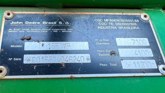 LOTE 12 - COLHEITADEIRA 1550 E PLATAFORMA 23 PÉS JOHN DEERE ANO 2002