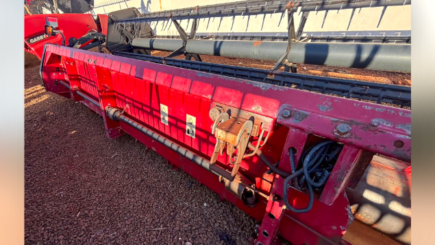 LOTE 13 - COLHEITADEIRA 2688 E PLATAFORMA 30 PÉS CASE ANO 2014/2015