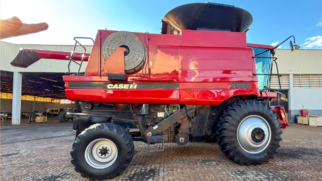 LOTE 13 - COLHEITADEIRA 2688 E PLATAFORMA 30 PÉS CASE ANO 2014/2015