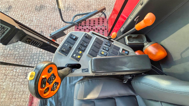 LOTE 13 - COLHEITADEIRA 2688 E PLATAFORMA 30 PÉS CASE ANO 2014/2015