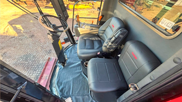 LOTE 13 - COLHEITADEIRA 2688 E PLATAFORMA 30 PÉS CASE ANO 2014/2015