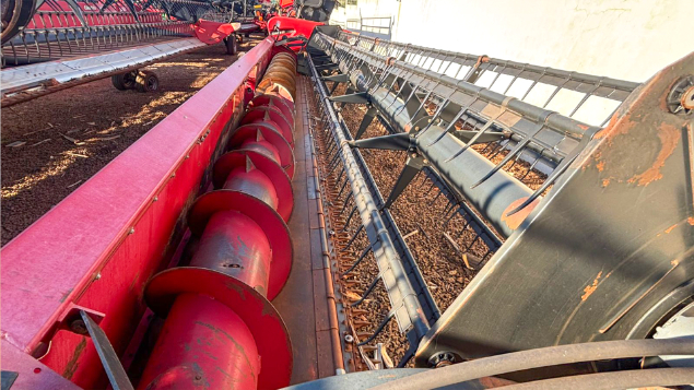 LOTE 13 - COLHEITADEIRA 2688 E PLATAFORMA 30 PÉS CASE ANO 2014/2015