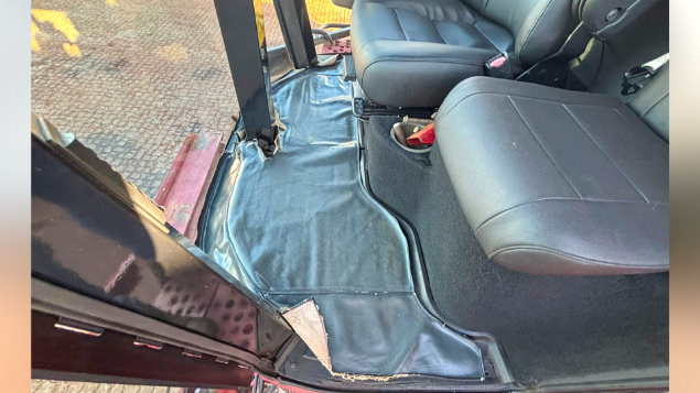 LOTE 13 - COLHEITADEIRA 2688 E PLATAFORMA 30 PÉS CASE ANO 2014/2015