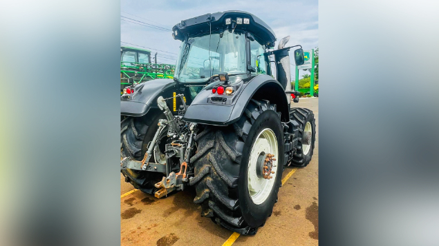 LOTE 38 - TRATOR VALTRA 353 ANO 2015