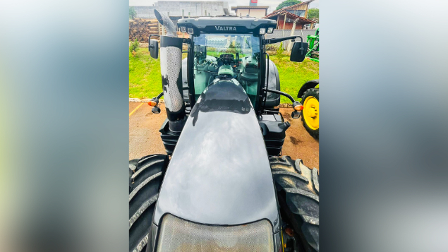 LOTE 38 - TRATOR VALTRA 353 ANO 2015