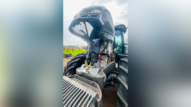 LOTE 38 - TRATOR VALTRA 353 ANO 2015