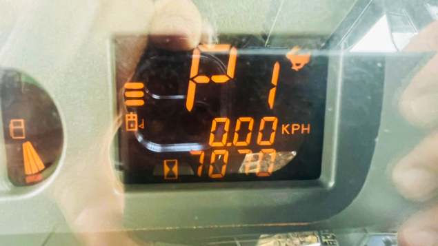 LOTE 38 - TRATOR VALTRA 353 ANO 2015