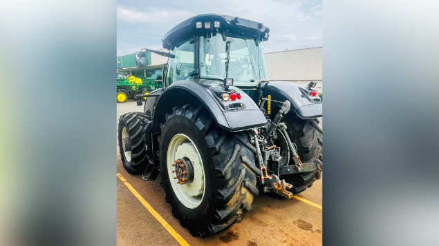 LOTE 38 - TRATOR VALTRA 353 ANO 2015