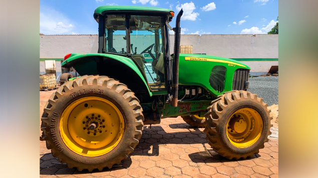 LOTE 40 - TRATOR 6165J REPASSE JOHN DEERE ANO 2012