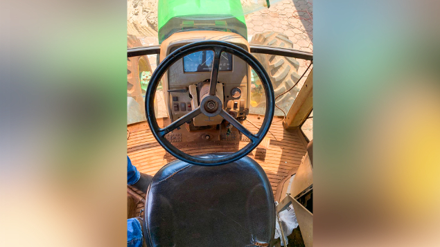 LOTE 40 - TRATOR 6165J REPASSE JOHN DEERE ANO 2012