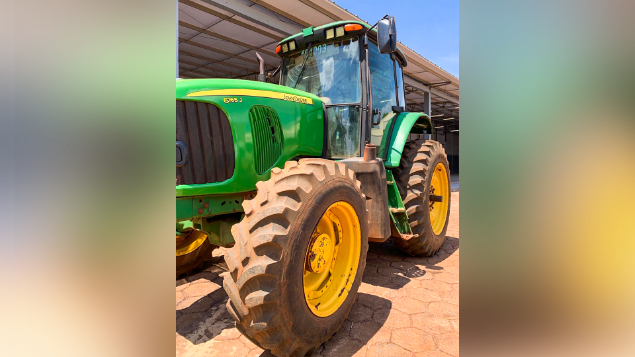 LOTE 40 - TRATOR 6165J REPASSE JOHN DEERE ANO 2012