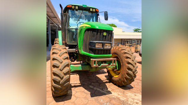 LOTE 40 - TRATOR 6165J REPASSE JOHN DEERE ANO 2012