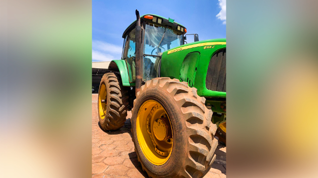 LOTE 40 - TRATOR 6165J REPASSE JOHN DEERE ANO 2012