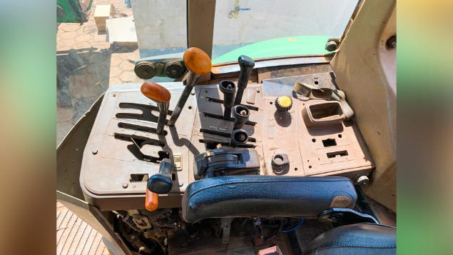 LOTE 41 - TRATOR 6180J REPASSE JOHN DEERE ANO 2012