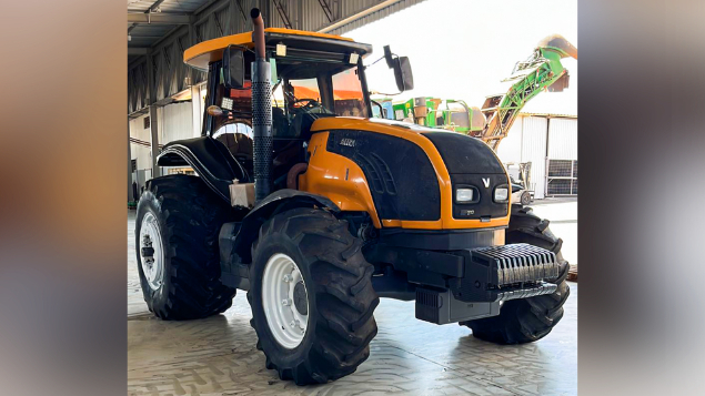 LOTE 42 - TRATOR BT 210 VALTRA ANO 2013