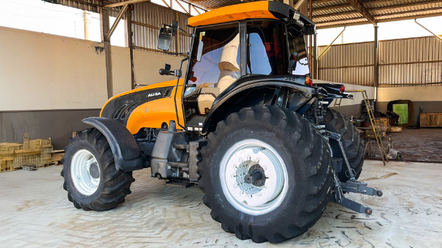 LOTE 42 - TRATOR BT 210 VALTRA ANO 2013