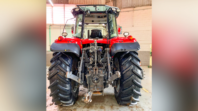 LOTE 43 - TRATOR MASSEY MF7725 DYNA-6 ANO 2021
