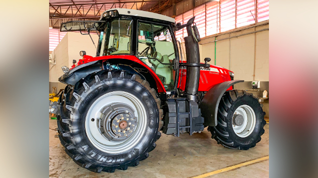 LOTE 43 - TRATOR MASSEY MF7725 DYNA-6 ANO 2021