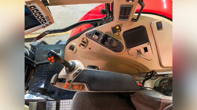 LOTE 44 - TRATOR MASSEY MF7725 DYNA-6 ANO 2021