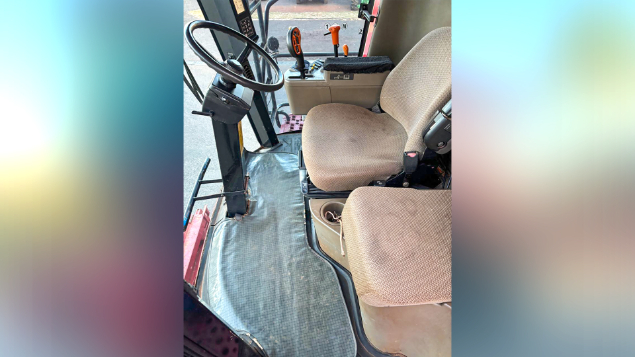 LOTE 14 - COLHEITADEIRA 2688 E PLATAFORMA 30 PÉS CASE ANO 2014/2013