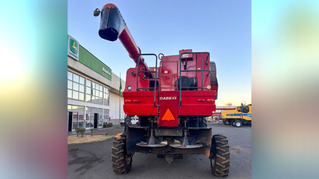 LOTE 14 - COLHEITADEIRA 2688 E PLATAFORMA 30 PÉS CASE ANO 2014/2013