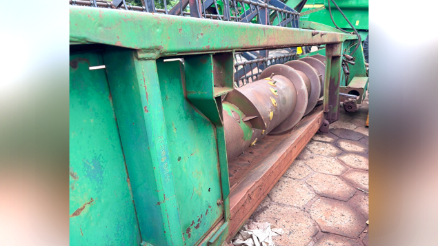 LOTE 15 - COLHEITADEIRA 7200 E PLATAFORMA 16 PÉS SLC ANO 1992/1995