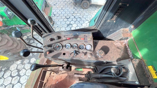 LOTE 15 - COLHEITADEIRA 7200 E PLATAFORMA 16 PÉS SLC ANO 1992/1995