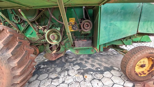 LOTE 15 - COLHEITADEIRA 7200 E PLATAFORMA 16 PÉS SLC ANO 1992/1995