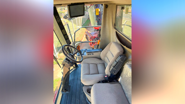 LOTE 16 - COLHEITADEIRA 2799 E PLATAFORMA 30 PÉS CASE ANO 2013/2015