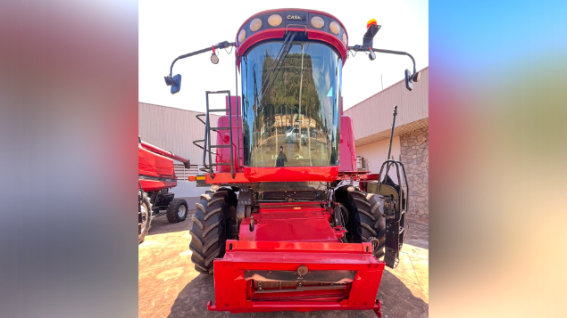 LOTE 16 - COLHEITADEIRA 2799 E PLATAFORMA 30 PÉS CASE ANO 2013/2015