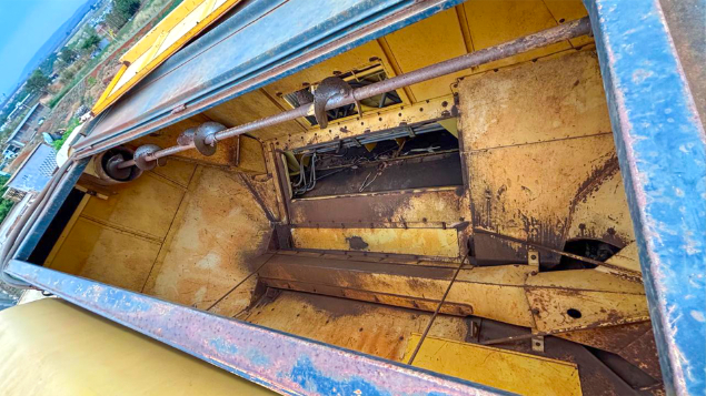 LOTE 17 - COLHEITADEIRA TC59 E PLATAFORMA 19 PÉS NEW HOLLAND