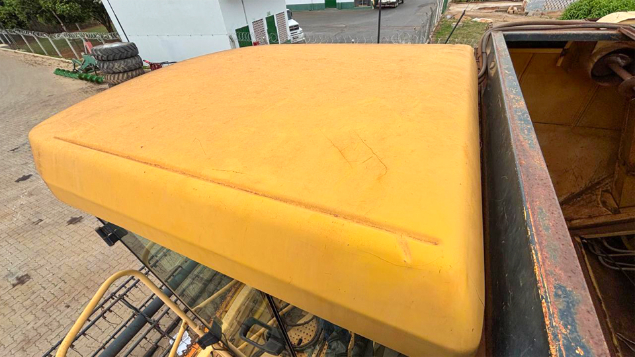 LOTE 17 - COLHEITADEIRA TC59 E PLATAFORMA 19 PÉS NEW HOLLAND