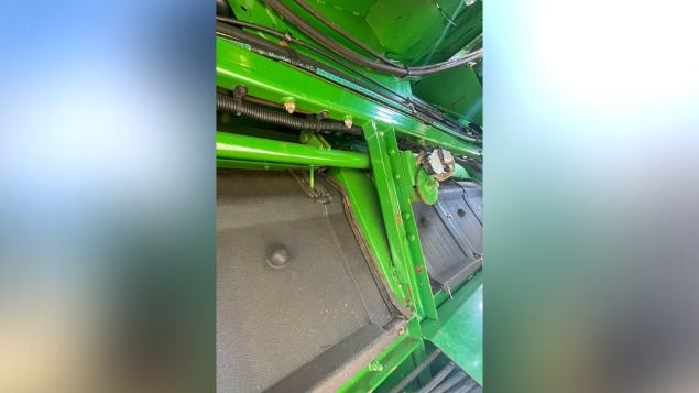 LOTE 18 - COLHEITADEIRA S550 E PLATAFORMA 30 PÉS JOHN DEERE ANO 2015