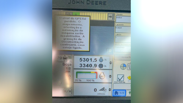 LOTE 18 - COLHEITADEIRA S550 E PLATAFORMA 30 PÉS JOHN DEERE ANO 2015