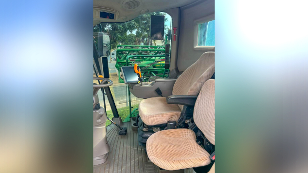 LOTE 18 - COLHEITADEIRA S550 E PLATAFORMA 30 PÉS JOHN DEERE ANO 2015