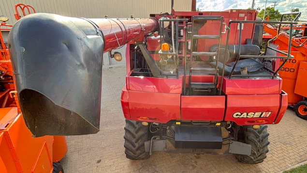 LOTE 20 - COLHEITADEIRA 8120 E PLATAFORMA 3162 CASE ANO 2011/2017