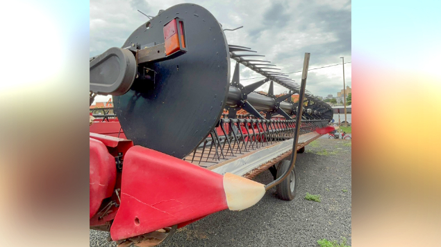 LOTE 20 - COLHEITADEIRA 8120 E PLATAFORMA 3162 CASE ANO 2011/2017