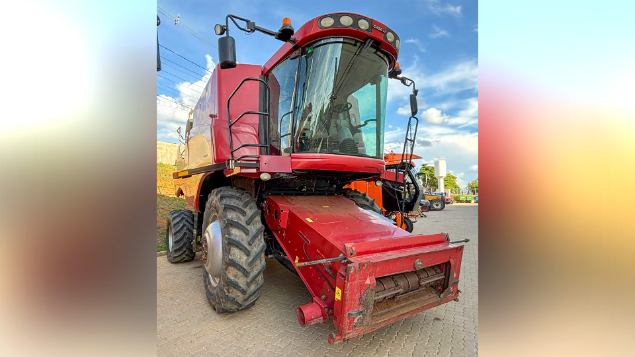 LOTE 20 - COLHEITADEIRA 8120 E PLATAFORMA 3162 CASE ANO 2011/2017