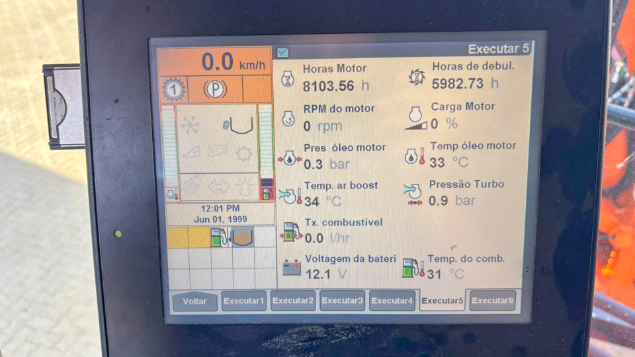 LOTE 20 - COLHEITADEIRA 8120 E PLATAFORMA 3162 CASE ANO 2011/2017
