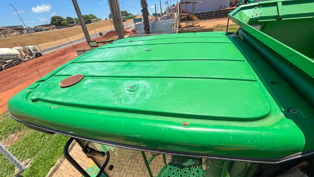 LOTE 21 - COLHEITADEIRA 9650 E PLATAFORMA 630 JOHN DEERE ANO 2008